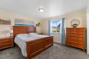 2428 E Jim Bridger Dr, Eagle Mountain, UT 84005 - Photo 8