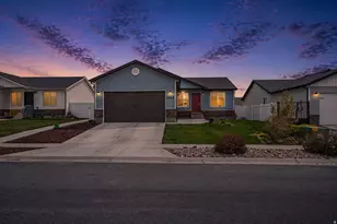 2428 E Jim Bridger Dr, Eagle Mountain, UT 84005 - Photo 1