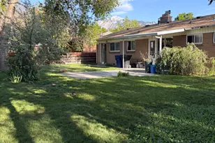 1779 E Moordale Ln S, Holladay, UT 84117 - Photo 4