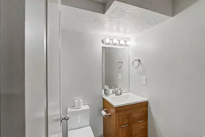 266 E Twin Bridges Ln S, Midvale, UT 84047 - Photo 18