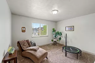 266 E Twin Bridges Ln S, Midvale, UT 84047 - Photo 12