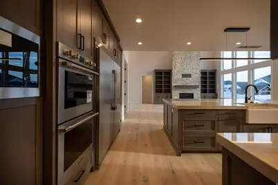 904 S 1900 W, Layton, UT 84041 - Photo 10
