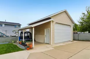 2896 W 6000 S, Roy, UT 84067 - Photo 42