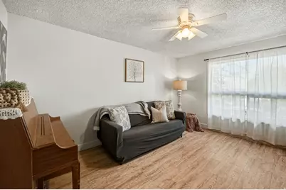 328 E 100 N #3, Hyrum, UT 84319 - Photo 2