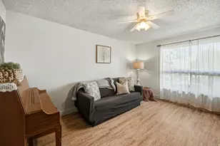 328 E 100 N, Hyrum, UT 84319 - Photo 2