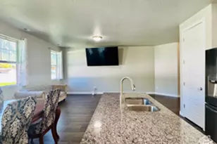954 N Wahlen Way, Harrisville, UT 84404 - Photo 12