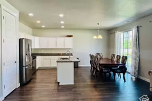 954 N Wahlen Way, Harrisville, UT 84404 - Photo 14