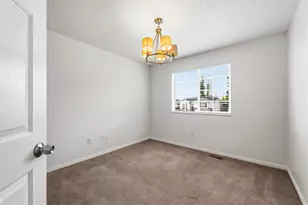 1561 W 1725 S, Woods Cross, UT 84087 - Photo 14