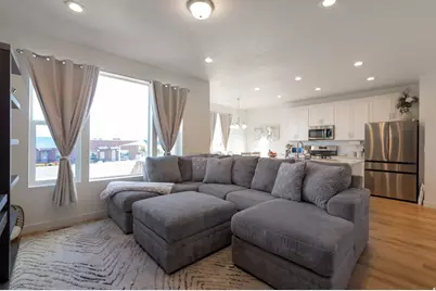 8254 W Cascade View Way S, Magna, UT 84044 - Photo 4