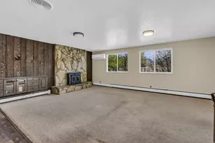 10705 S 300 E, Sandy, UT 84070 - Photo 8