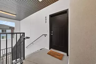 698 N 380 W, Vineyard, UT 84059 - Photo 2