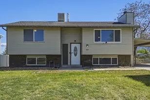 837 E Carnation Dr, Sandy, UT 84094 - Photo 2