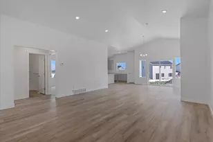 1423 N Harper Wy, Tooele, UT 84074 - Photo 2