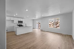 2105 Wolverine Wy, Washington, UT 84780 - Photo 16