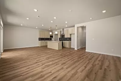 1077 W Linden Ln S #29, Woods Cross, UT 84087 - Photo 12