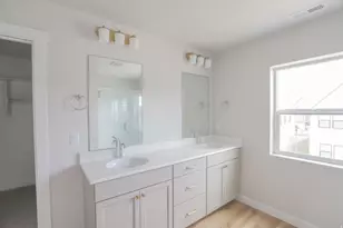 1077 W Linden Ln S, Woods Cross, UT 84087 - Photo 6