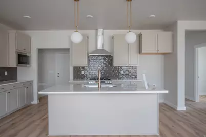 1077 W Linden Ln S #29, Woods Cross, UT 84087 - Photo 2