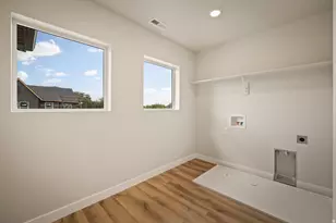 1077 W Linden Ln S, Woods Cross, UT 84087 - Photo 10