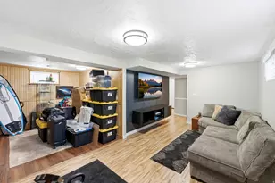 935 E 900 N, Bountiful, UT 84010 - Photo 28