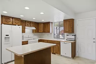 1021 E 5675 S, South Ogden, UT 84405 - Photo 12