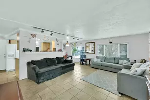 190 E Nimue Circle, North Salt Lake, UT 84054 - Photo 2