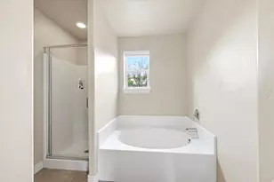 1823 W 2300 S, Woods Cross, UT 84087 - Photo 20