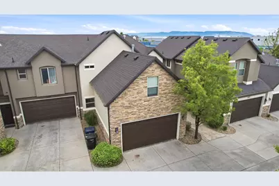 1823 W 2300 S, Woods Cross, UT 84087 - Photo 2