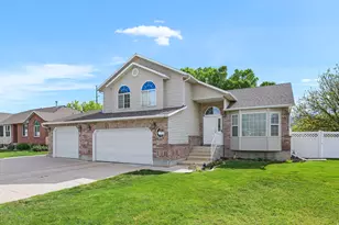 7629 S Kings Bridge Dr W, West Jordan, UT 84084 - Photo 2