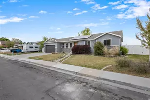 978 S 190 W, Orem, UT 84058 - Photo 2