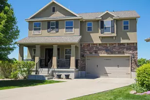879 W Saddlebrook Dr, Kaysville, UT 84037 - Photo 2
