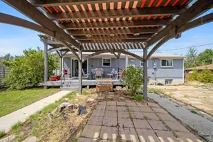5597 S Hillside Dr E, Murray, UT 84107 - Photo 10