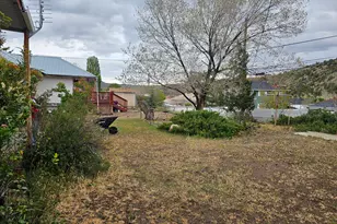 744 Royal St, Helper, UT 84526 - Photo 32