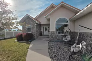 625 S 2400 W, Vernal, UT 84078 - Photo 2