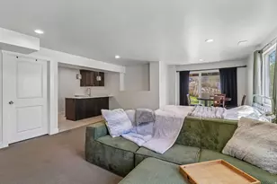 1374 E Primrose Ct N, Layton, UT 84040 - Photo 38