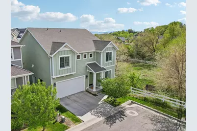 1374 E Primrose Ct N #106, Layton, UT 84040 - Photo 2