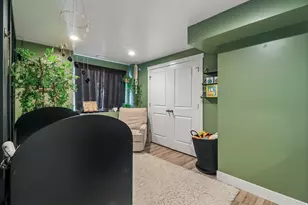 1374 E Primrose Ct N, Layton, UT 84040 - Photo 38