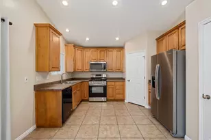 451 E Apple Grove Ln S, Pleasant Grove, UT 84062 - Photo 4