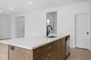 844 N 400 W, Logan, UT 84321 - Photo 12
