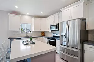 7242 N Clear Sky Ln, Eagle Mountain, UT 84005 - Photo 10