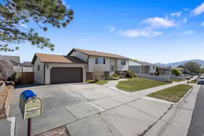 6048 W Borax Ave, Kearns, UT 84118 - Photo 2