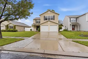 2159 E Hawthorne St, Saratoga Springs, UT 84043 - Photo 2