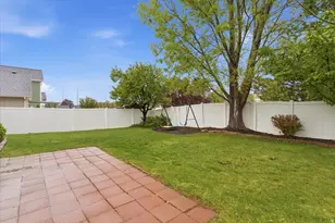 2159 E Hawthorne St, Saratoga Springs, UT 84043 - Photo 26