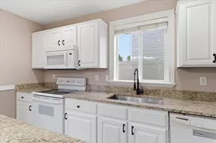 2159 E Hawthorne St, Saratoga Springs, UT 84043 - Photo 10