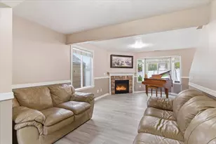 2159 E Hawthorne St, Saratoga Springs, UT 84043 - Photo 4
