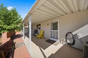 1050 W Red Hills Pkwy, Washington, UT 84780 - Photo 30