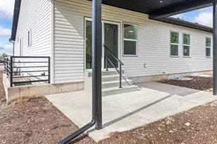 335 W 400 N, Fillmore, UT 84631 - Photo 6