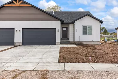 335 W 400 N, Fillmore, UT 84631 - Photo 2