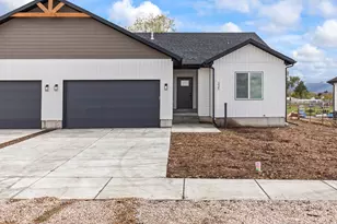 335 W 400 N, Fillmore, UT 84631 - Photo 2