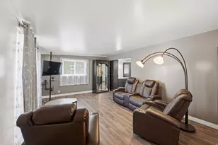 565 W 5465 S, Murray, UT 84123 - Photo 4
