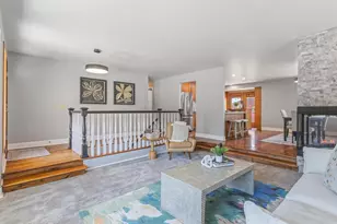 1969 E Falconhurst Cir S, Sandy, UT 84092 - Photo 8